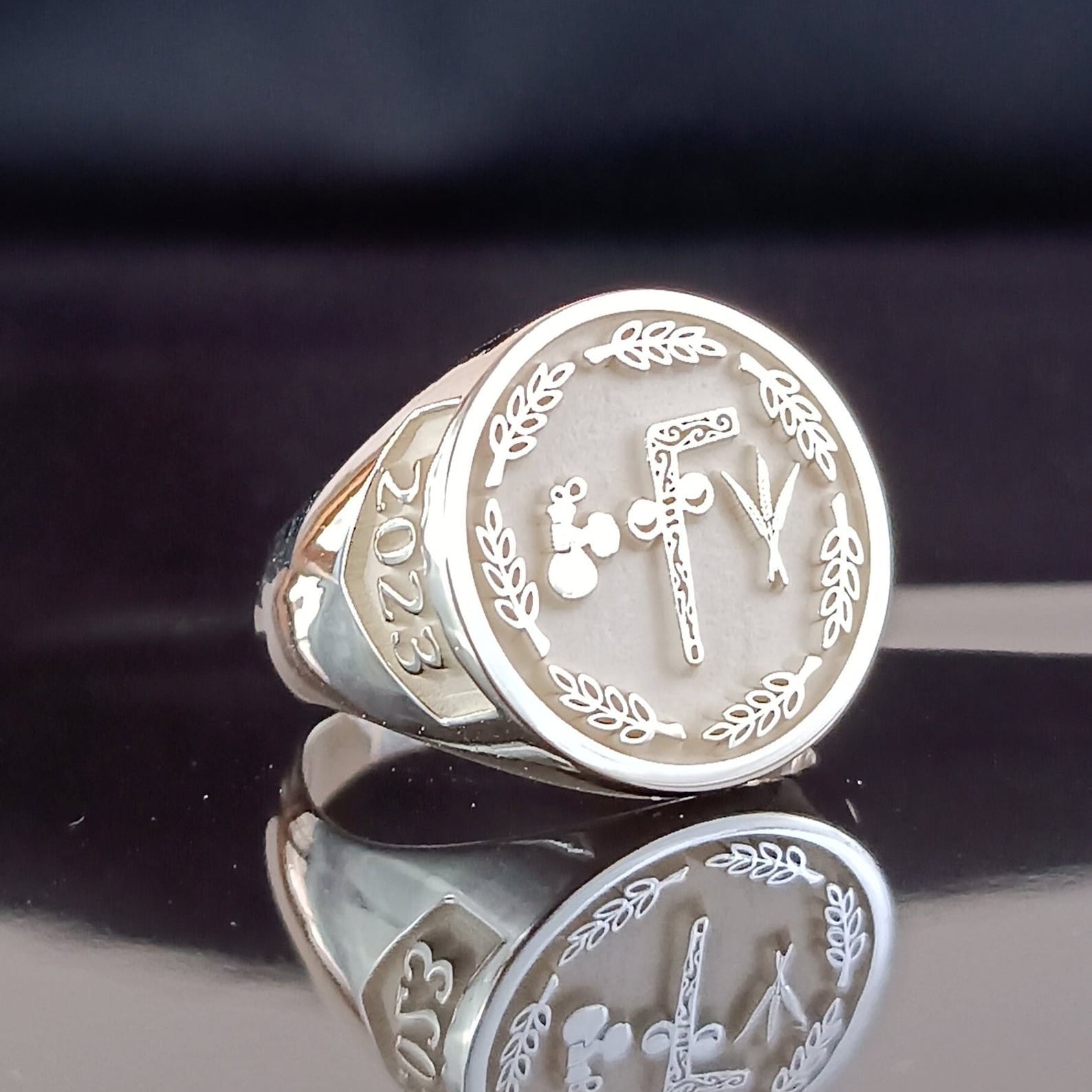 Masonic Ring - Tubalcain With Sprigs of Acacia - Bricks Masons